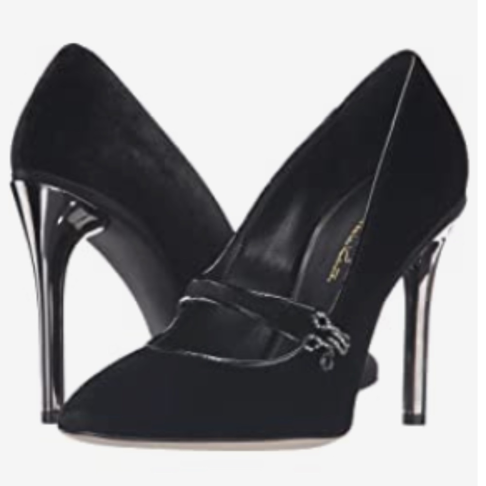 Oscar de la Renta Velvet Heels